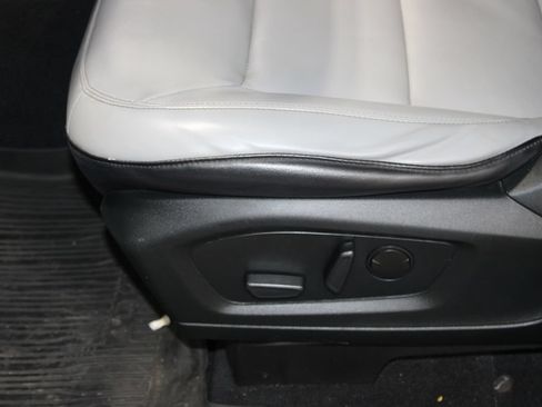 Used 2021 Ford Explorer XLT w/ Equipment Group 202A AWD/4WD image 35