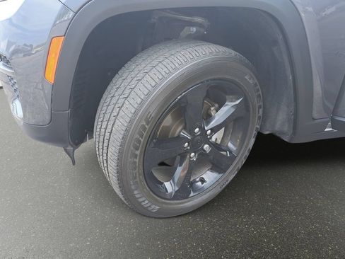 Certified 2022 Jeep Grand Cherokee Altitude AWD/4WD image 32