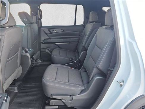 New 2026 Chevrolet Traverse LT w/ Sun and Wheel Package FWD image 16