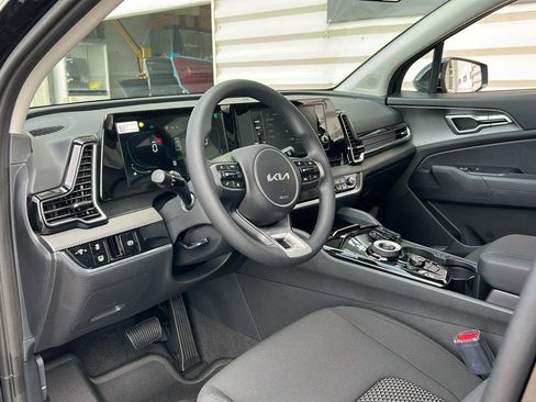 New 2025 Kia Sportage LX image 10