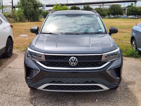 Used 2022 Volkswagen Taos S FWD image 2