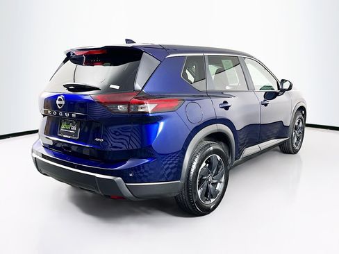 Used 2025 Nissan Rogue SV image 9
