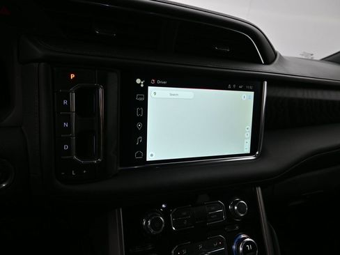 Used 2024 GMC Yukon XL Denali image 16