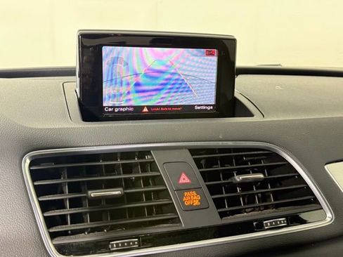 Used 2018 Audi Q3 2.0T Premium Plus w/ Premium Plus Package image 16