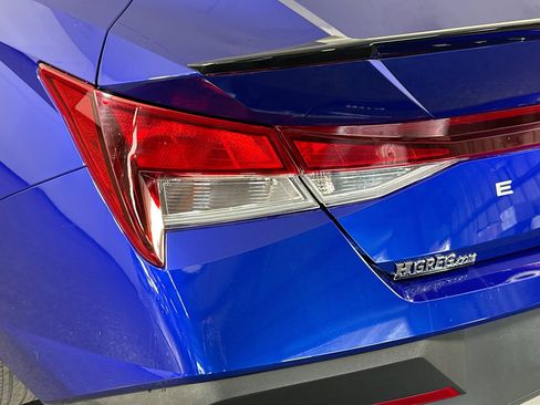 Used 2025 Hyundai Elantra Sport image 36
