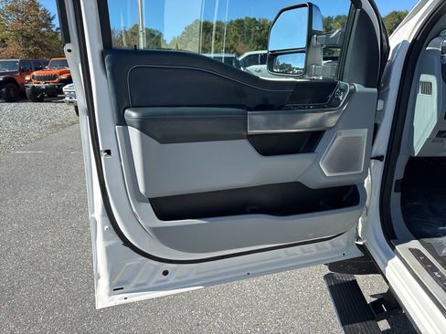 Used 2024 Ford F350 Limited w/ FX4 Off-Road Package image 29
