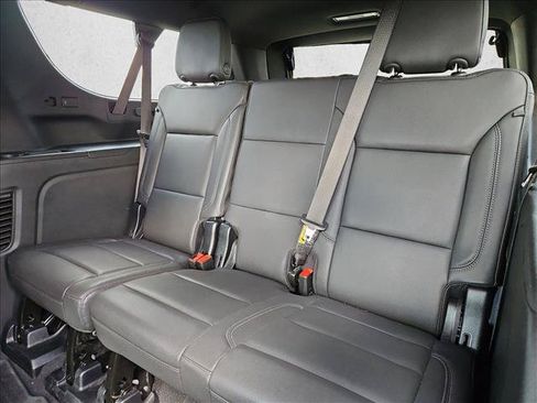 Used 2025 Chevrolet Suburban LT w/ Advanced Technology Package RWD image 20