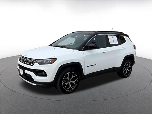 Used 2025 Jeep Compass Limited AWD/4WD image 8