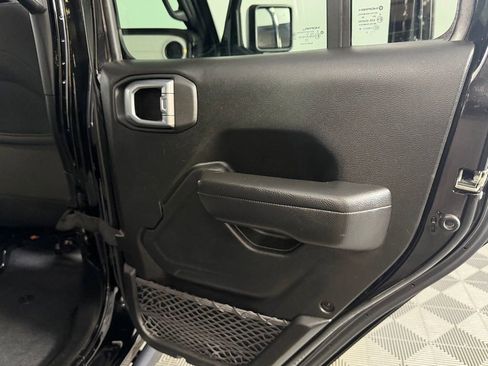Used 2024 Jeep Wrangler Unlimited AWD/4WD image 28
