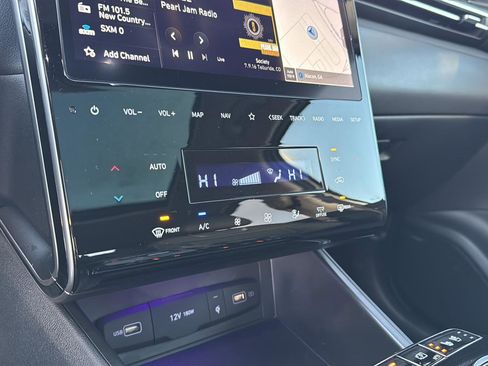 Used 2023 Hyundai Tucson Limited image 22