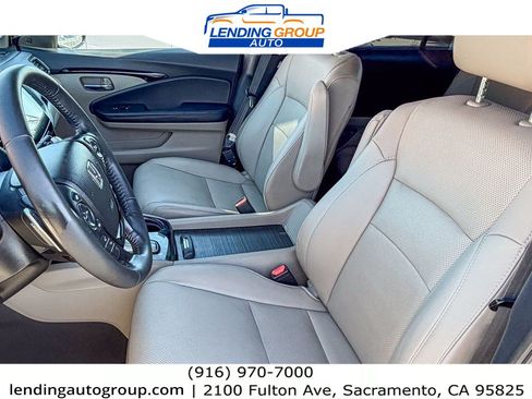 Used 2017 Honda Pilot Elite image 16