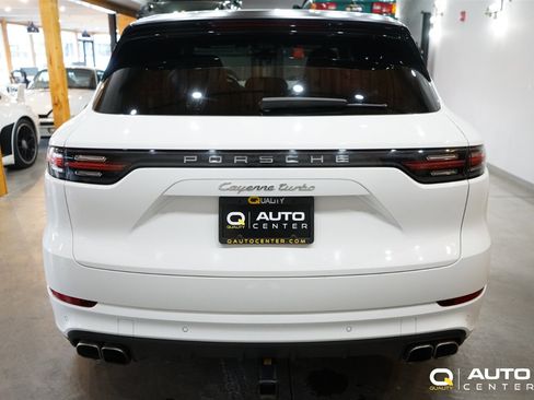 Used 2019 Porsche Cayenne Turbo image 6