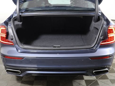 Used 2019 Volvo S60 T5 R-Design image 18