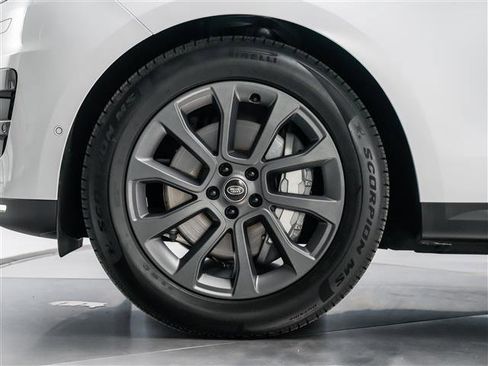New 2025 Land Rover Range Rover Sport SE image 11