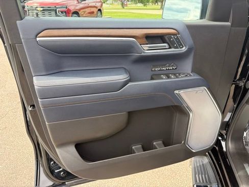 Used 2024 Chevrolet Silverado 1500 High Country w/ Technology Package AWD/4WD image 15