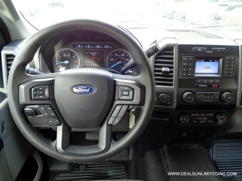 Used 2020 Ford F250 XL w/ Power Equipment Group image 9