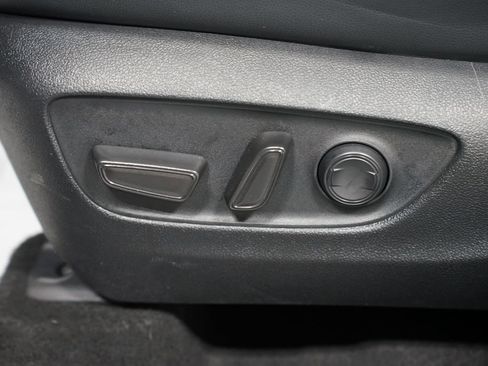 Certified 2024 Toyota Highlander XLE FWD image 34