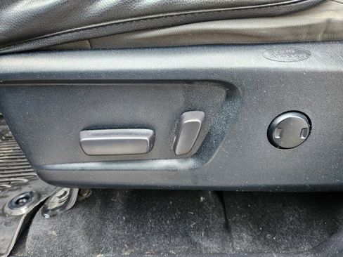 Used 2017 Toyota Tundra SR5 w/ SR5 Upgrade Package image 12