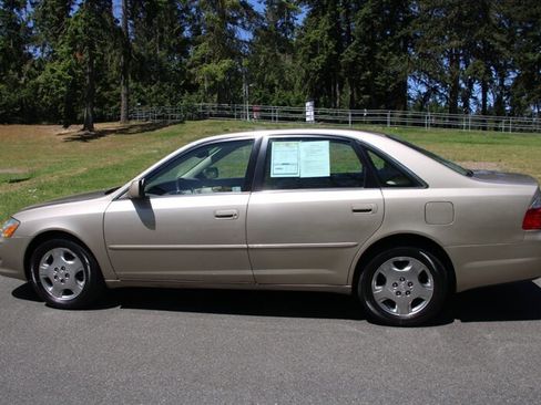 Used 2004 Toyota Avalon XLS FWD image 13