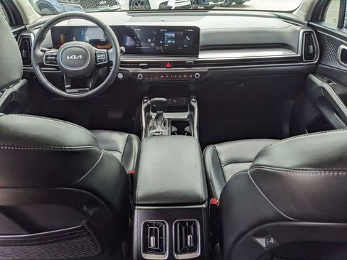 Certified 2025 Kia Sorento EX AWD/4WD image 16