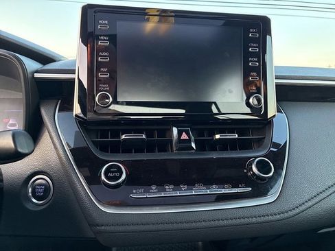 Used 2020 Toyota Corolla SE w/ SE Premium Package image 23