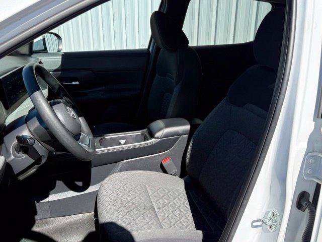 Used 2025 Nissan Kicks SV w/ Illumination Package AWD/4WD image 9