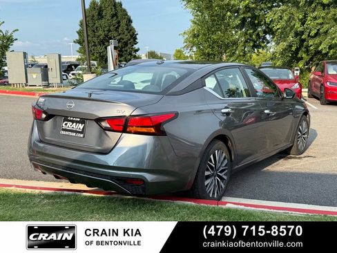 Used 2024 Nissan Altima 2.5 SV FWD image 7