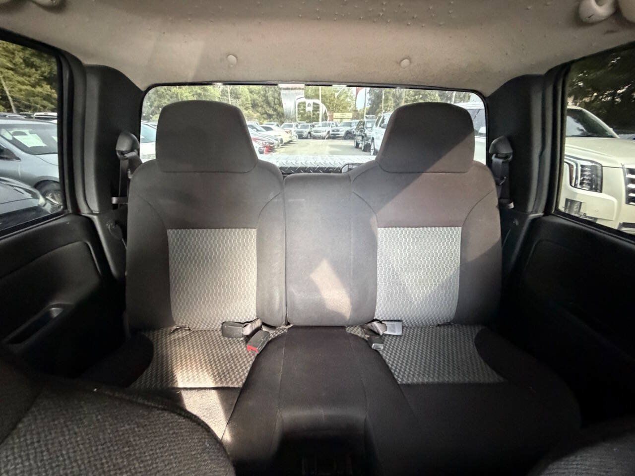 Used 2010 GMC Canyon SLE RWD image 22
