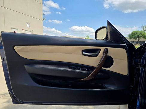 Used 2011 BMW 128i Convertible RWD image 18