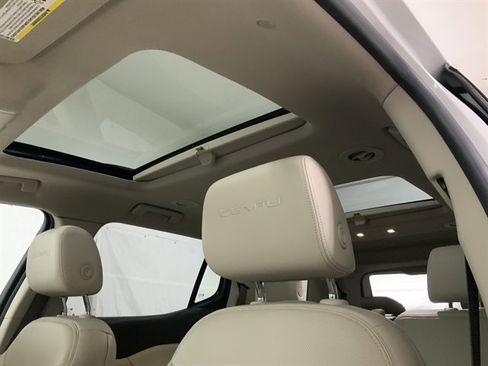 Used 2018 GMC Acadia Denali w/ Technology Package AWD/4WD image 15