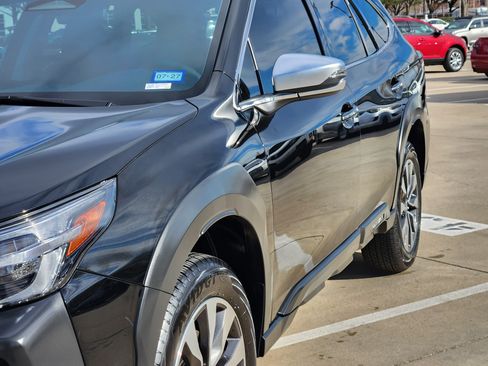 Used 2025 Subaru Outback Touring XT image 9