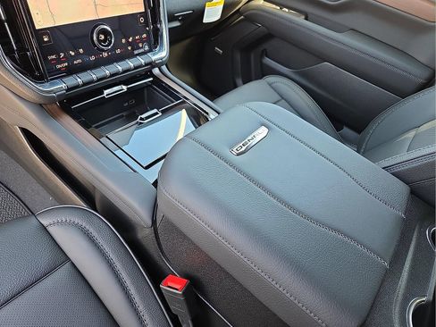 New 2026 GMC Yukon XL Denali w/ Denali Reserve Package AWD/4WD image 25