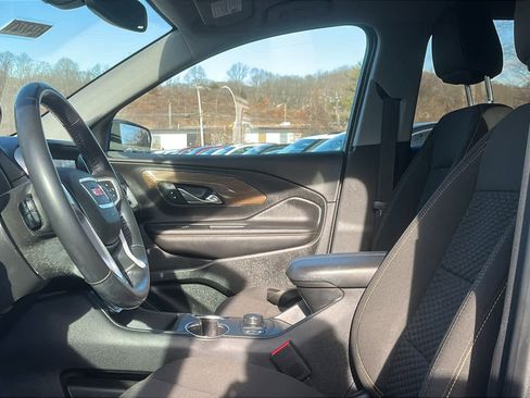 Used 2019 GMC Terrain SLE w/ Driver Convenience Package image 10