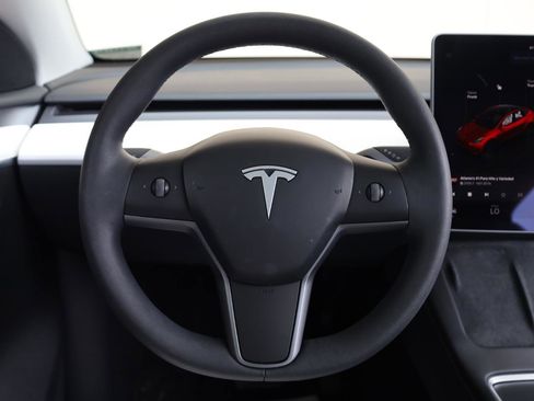 Used 2024 Tesla Model Y Long Range RWD image 30
