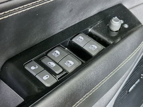 Used 2022 Jeep Wagoneer Series III w/ Flexible Seating Group AWD/4WD image 30
