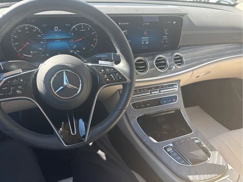 Used 2022 Mercedes-Benz E 350 4MATIC Sedan image 9