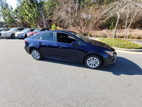 Used 2024 Toyota Corolla LE w/ LE Convenience Package image 12