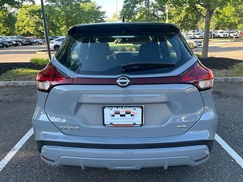Used 2022 Nissan Kicks SR FWD image 5