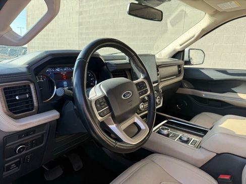 Used 2022 Ford Expedition Limited image 21