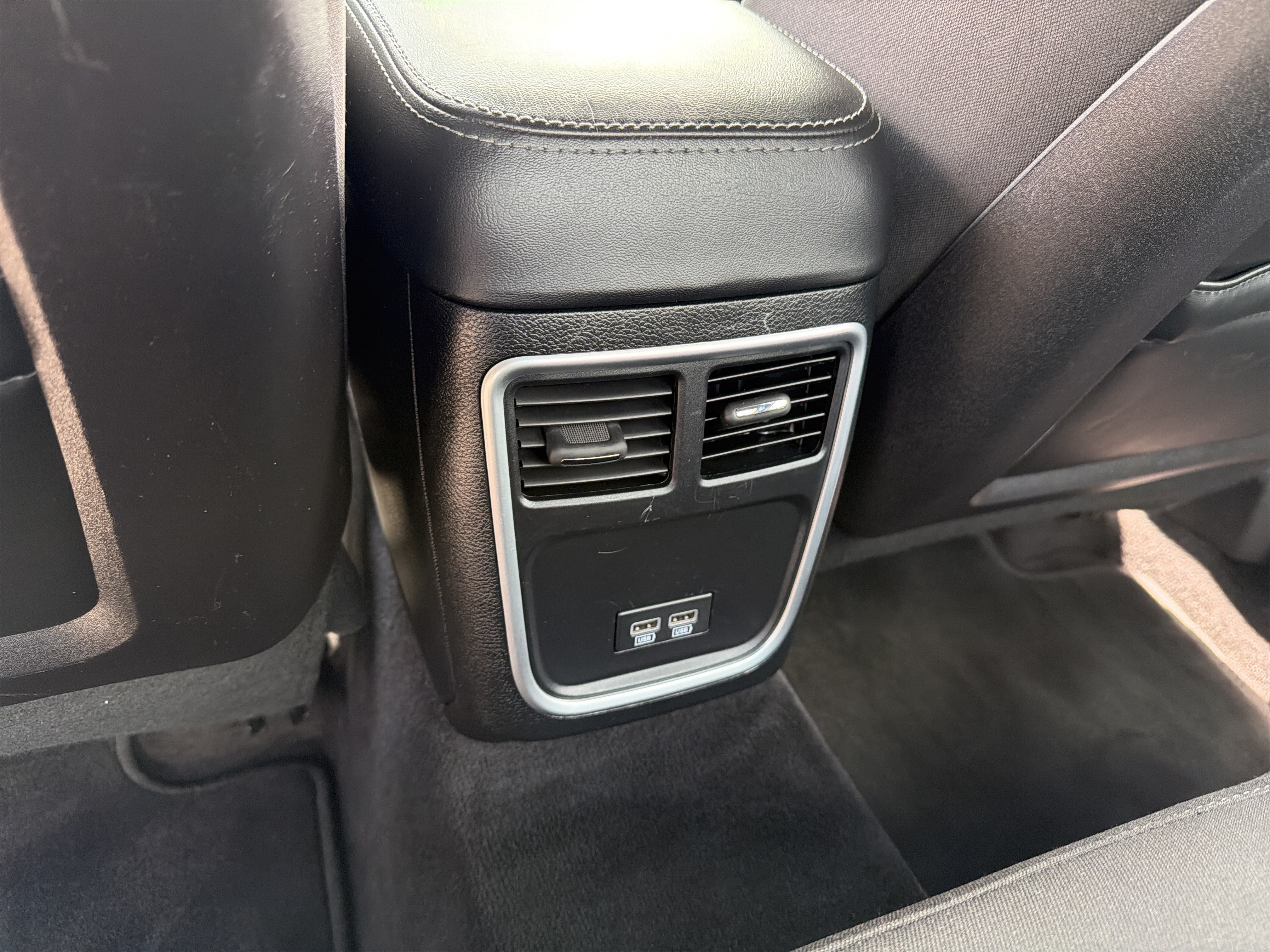 Used 2017 Dodge Charger R/T RWD image 13