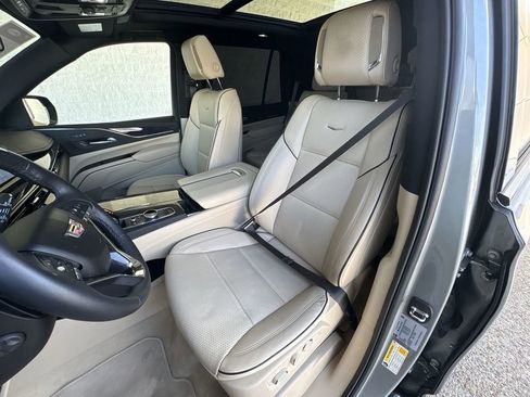 Certified 2023 Cadillac Escalade Premium Luxury w/ Performance Package image 20