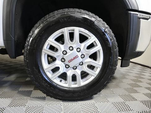 Used 2024 GMC Sierra 3500 SLE w/ SLE Value Package AWD/4WD image 12
