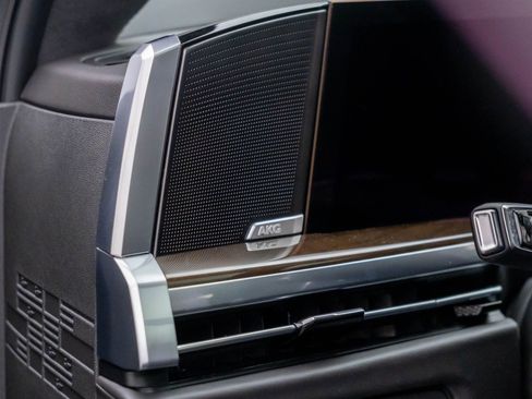 New 2026 Cadillac Escalade ESV Platinum Sport AWD/4WD image 15
