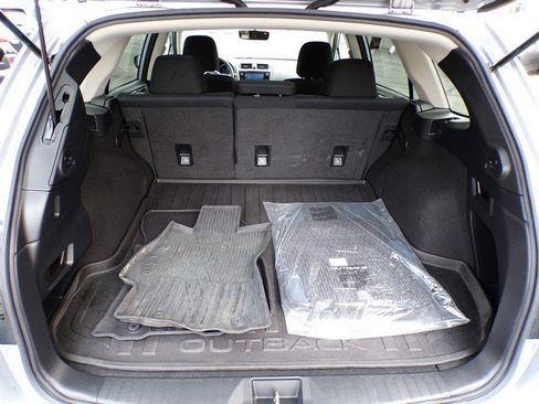 Used 2019 Subaru Outback 2.5i Premium image 20