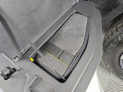 Used 2023 Rivian R1T Adventure image 32