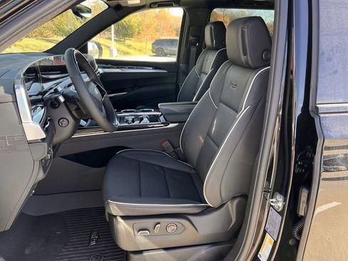 Certified 2026 Cadillac Escalade ESV Sport w/ LPO, ONYX Package image 23