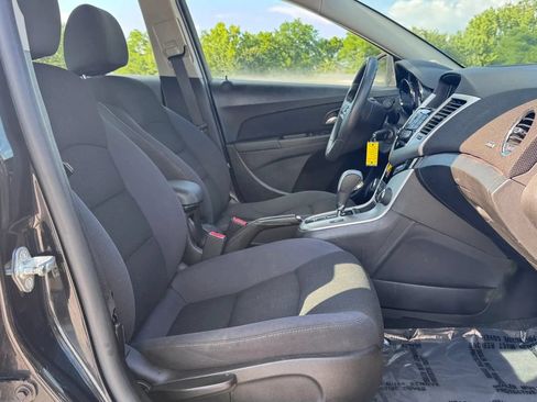 Used 2015 Chevrolet Cruze LT FWD image 25