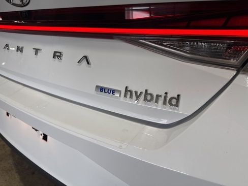 Used 2021 Hyundai Elantra Blue image 9