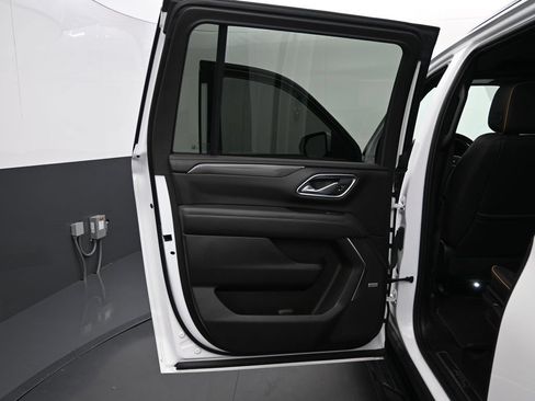 Used 2024 GMC Yukon XL AT4 AWD/4WD image 27