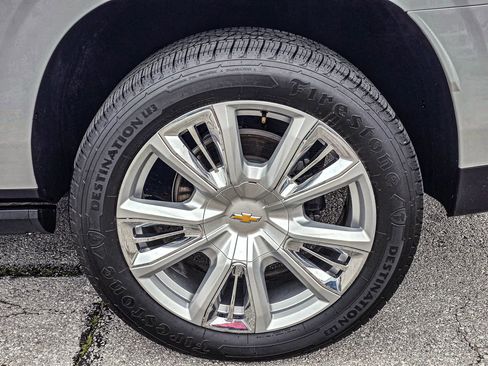 Used 2022 Chevrolet Suburban High Country w/ Max Trailering Package AWD/4WD image 8